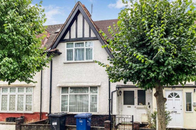 9 Alyth Gardens, Temple Fortune, London NW11 7EN 8