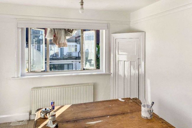 9 Alyth Gardens, Temple Fortune, London NW11 7EN 8