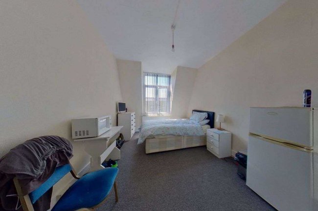 Victoria, 34 Scotland Gardens, Tottenham, London N17 9TT 5