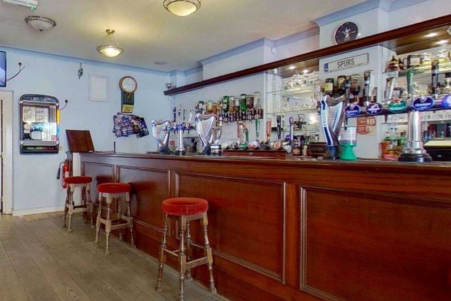 Victoria, 34 Scotland Gardens, Tottenham, London N17 9TT 6