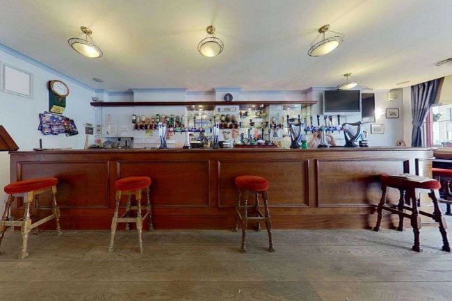 Victoria, 34 Scotland Gardens, Tottenham, London N17 9TT 6