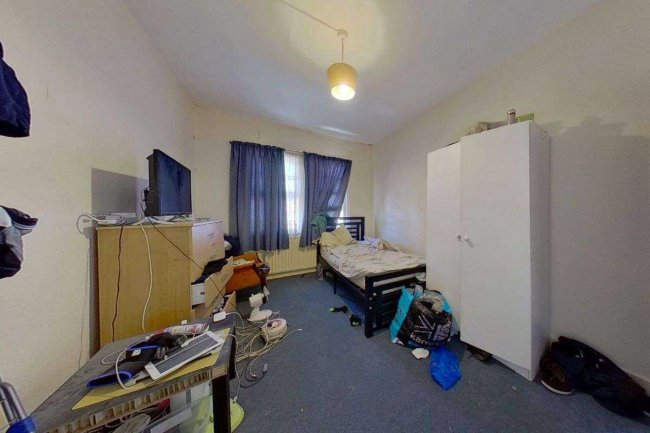 Victoria, 34 Scotland Gardens, Tottenham, London N17 9TT 5