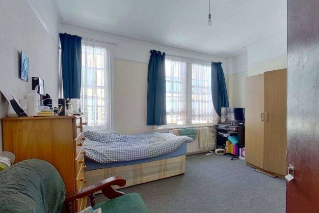 Victoria, 34 Scotland Gardens, Tottenham, London N17 9TT 5