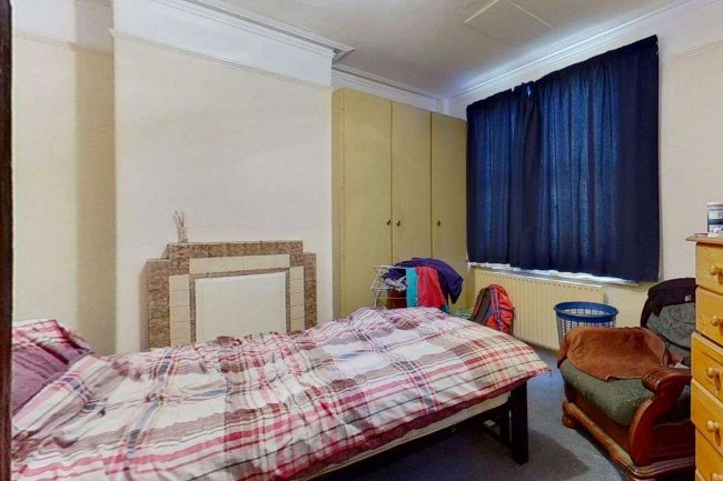 Victoria, 34 Scotland Gardens, Tottenham, London N17 9TT 5