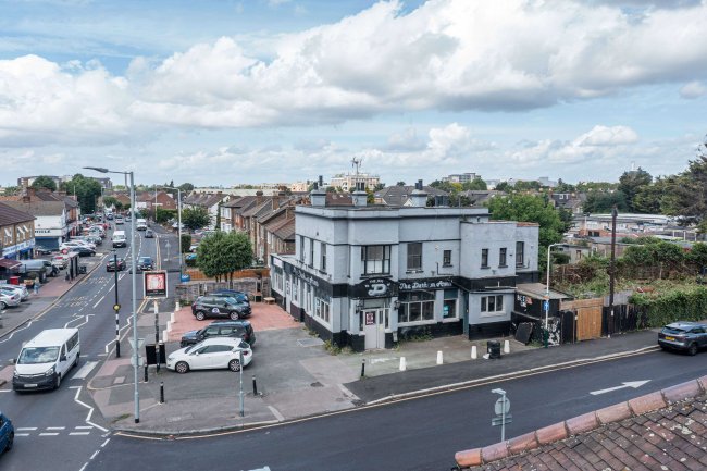 Durham Arms, 101 Brentwood Road, Romford, RM1 2EH  9