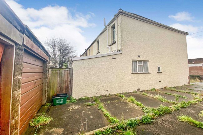 233 Kingsway, St. George, Bristol, Somerset, BS5 8NT 2