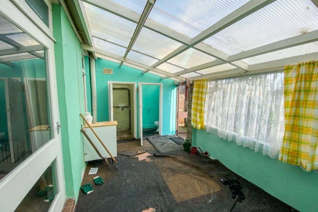 233 Kingsway, St. George, Bristol, Somerset, BS5 8NT 2