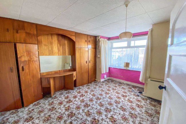 233 Kingsway, St. George, Bristol, Somerset, BS5 8NT 2