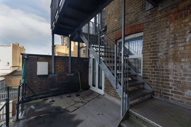 207 Hamlet Court Road, westcliff- on- sea, Essex, SS0 7EL 7