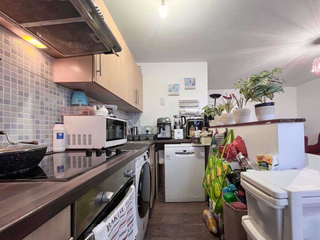 207 Hamlet Court Road, westcliff- on- sea, Essex, SS0 7EL 7