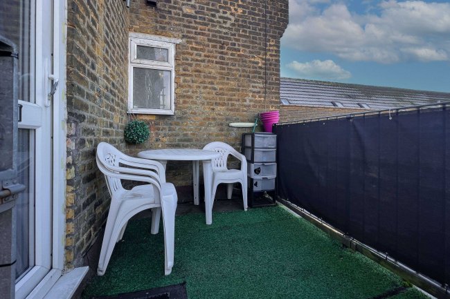 207 Hamlet Court Road, westcliff- on- sea, Essex, SS0 7EL 7