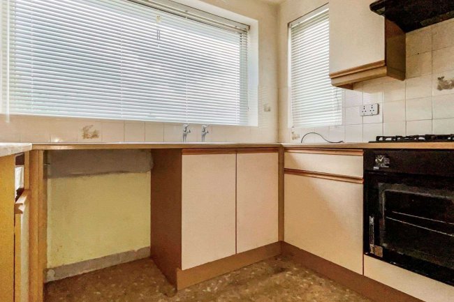 24 Middlebrook Drive, Bradford, West Yorkshire, BD8 0EU 6