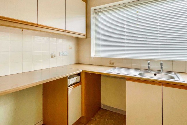 24 Middlebrook Drive, Bradford, West Yorkshire, BD8 0EU 6