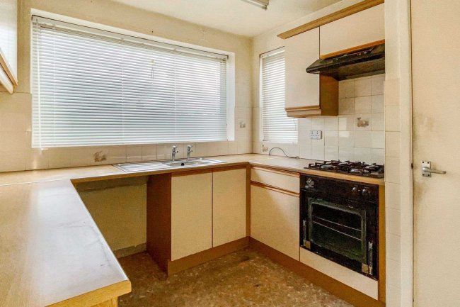 24 Middlebrook Drive, Bradford, West Yorkshire, BD8 0EU 6