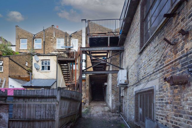 13-15 London Road, Croydon, CR0 2RE
 7