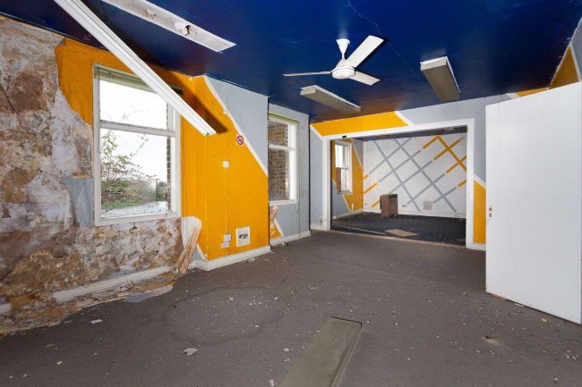 13-15 London Road, Croydon, CR0 2RE
 7