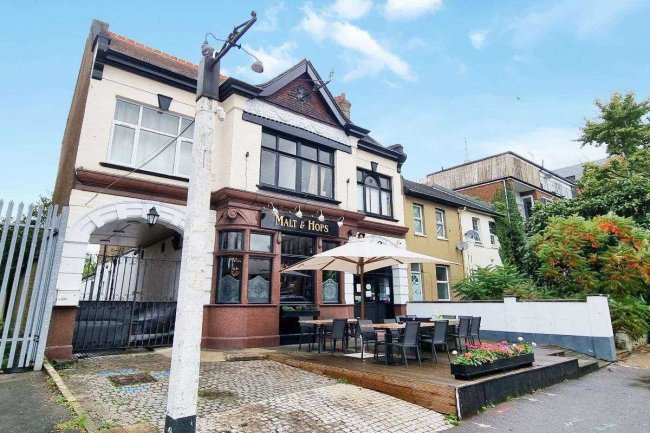 Malt & Hops, 891 High Road, North Finchley, London N12 8QA 7