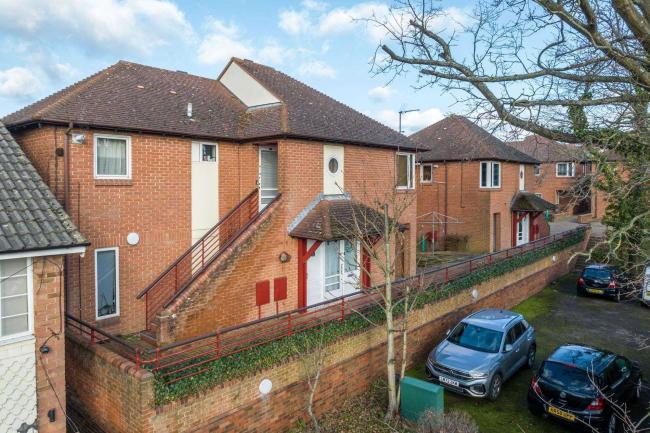 Rose Way, Stoneyfields Lane, Edgware, HA8 9SD
 7