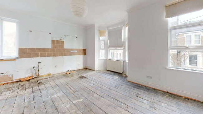 20 Hetley Road, Shepherds Bush, London, W12 8BB
 5