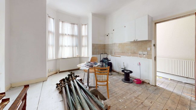 20 Hetley Road, Shepherds Bush, London, W12 8BB
 5