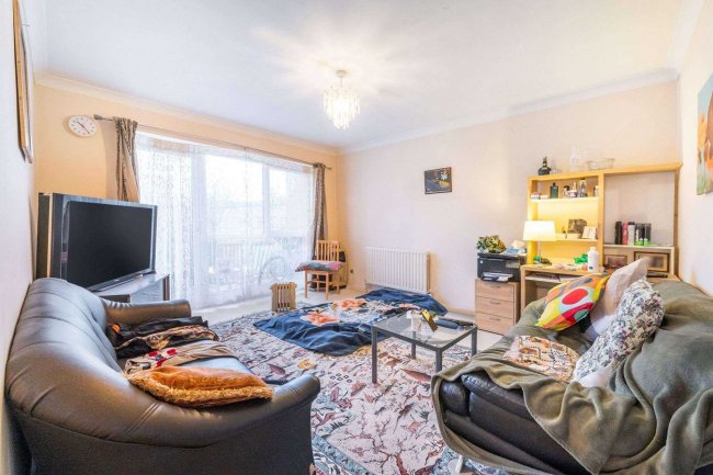 8 Northumberland House, 237 Ballards Lane, Finchley, London N3 1LB 9