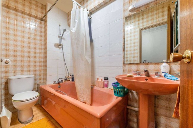 8 Northumberland House, 237 Ballards Lane, Finchley, London N3 1LB 9