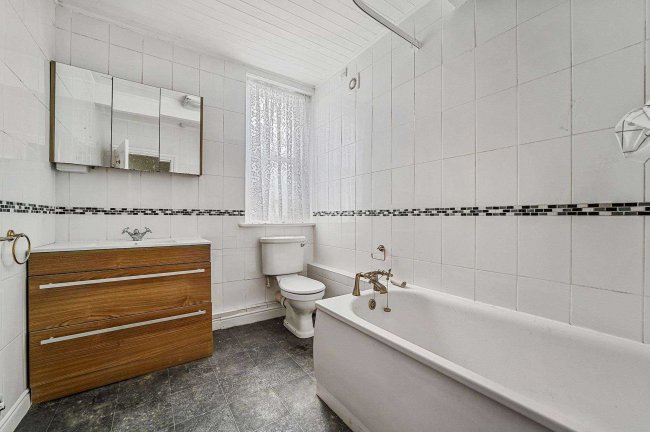 10 Cambridge Road, Colchester, Essex, CO3 3NS 5