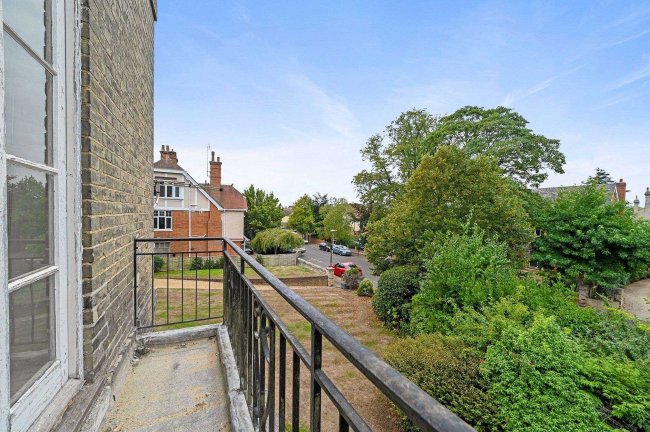 10 Cambridge Road, Colchester, Essex, CO3 3NS 5