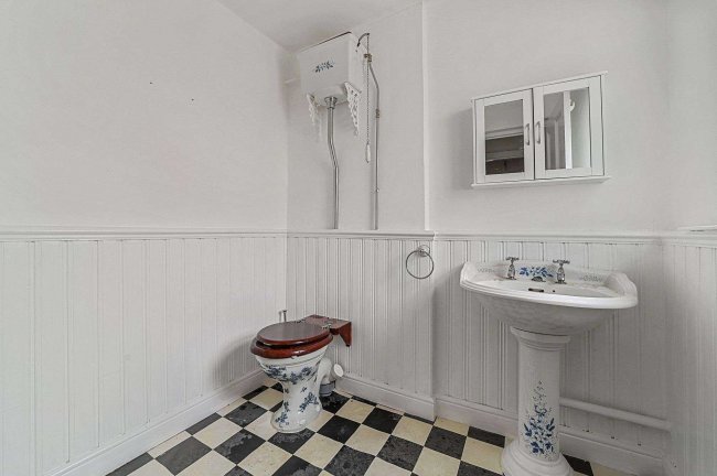 10 Cambridge Road, Colchester, Essex, CO3 3NS 5