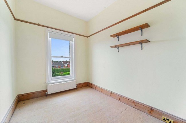 10 Cambridge Road, Colchester, Essex, CO3 3NS 5