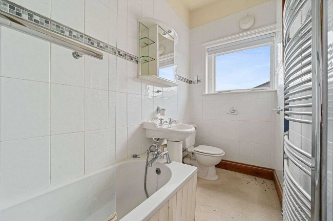 10 Cambridge Road, Colchester, Essex, CO3 3NS 5