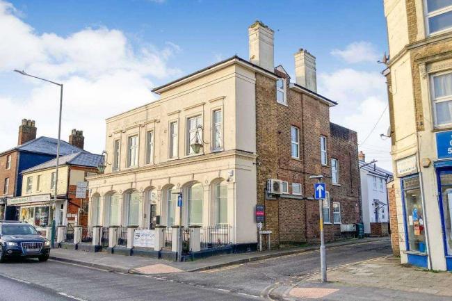 St Ledger House, 112 London Road, Southborough, Tunbridge Wells TN4 0PN 9