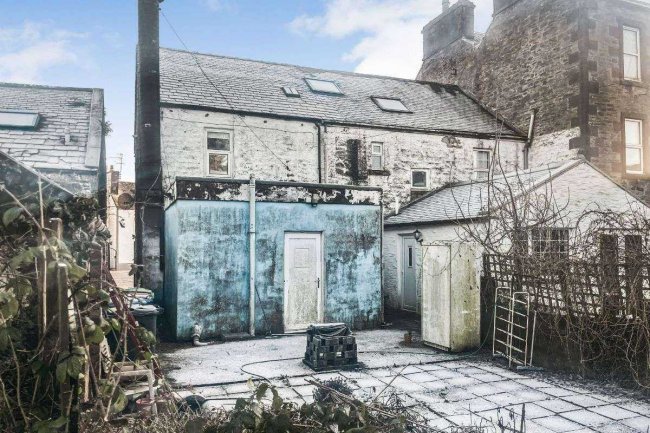 5 Carlingwark Street, Castle Douglas, Scotland DG7 1DW 1