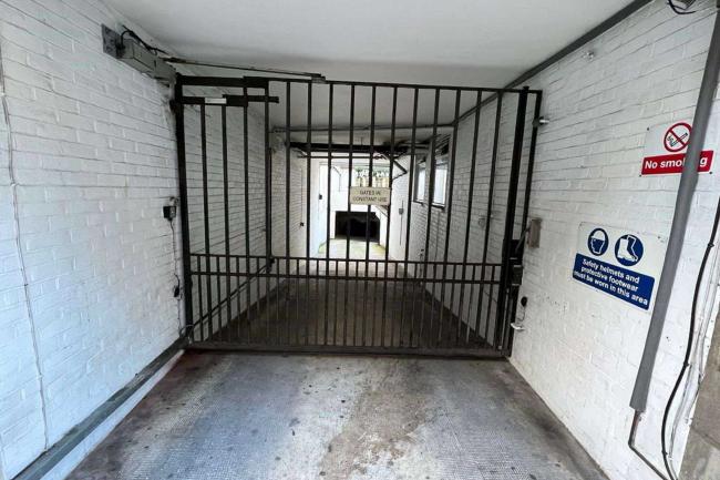 103-105 Harley Street, London W1G 6AJ 8