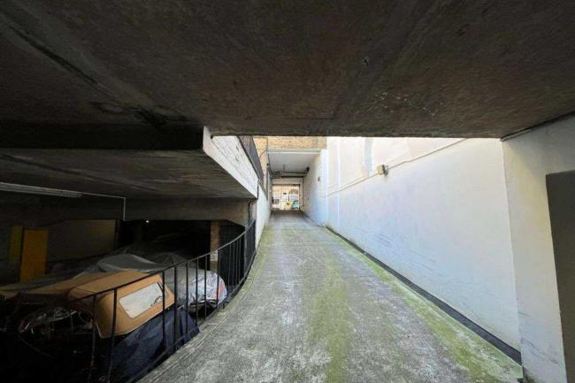 103-105 Harley Street, London W1G 6AJ 8