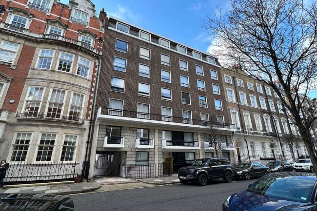 103-105 Harley Street, London W1G 6AJ 8