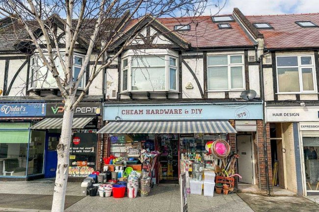 575 London Road, Cheam SM3 9AE  6