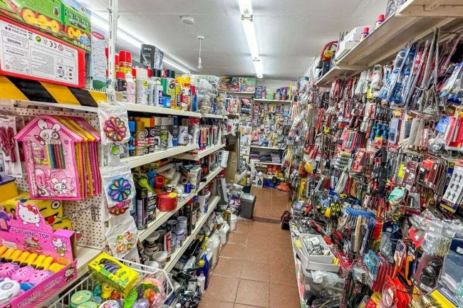 575 London Road, Cheam SM3 9AE  6