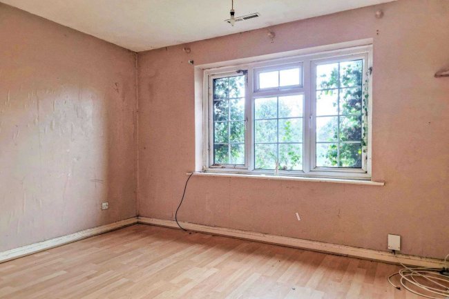 46 North Street, Barming, Maidstone, Kent, ME16 9HF 10