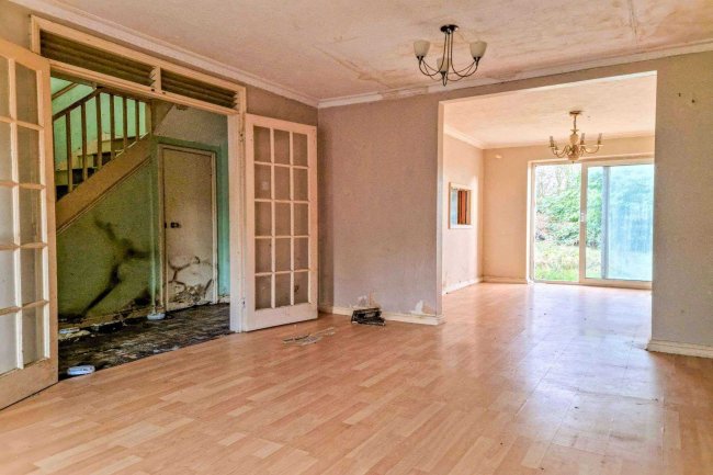 46 North Street, Barming, Maidstone, Kent, ME16 9HF 10