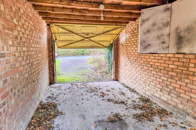 46 North Street, Barming, Maidstone, Kent, ME16 9HF 10