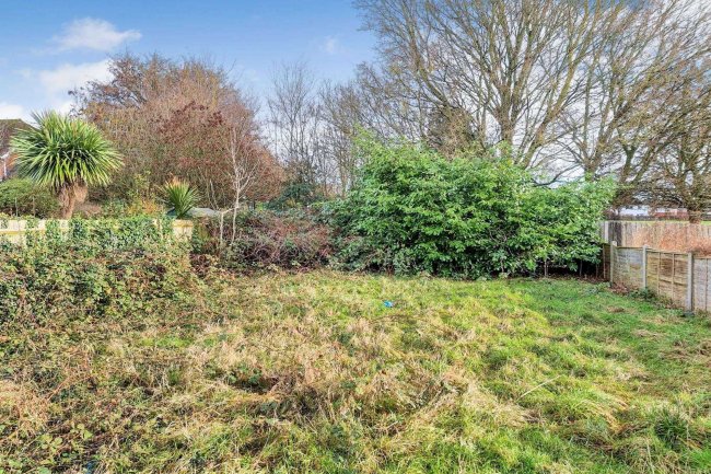 46 North Street, Barming, Maidstone, Kent, ME16 9HF 10