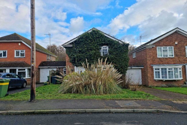 46 North Street, Barming, Maidstone, Kent, ME16 9HF 10