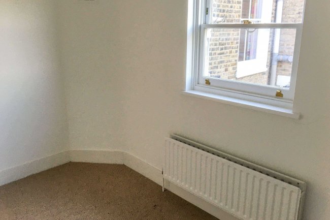 1st and 2nd Floor Flat, 92 Erlanger Road, New Cross, London, SE14 5TH

 5