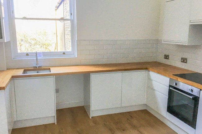 1st and 2nd Floor Flat, 92 Erlanger Road, New Cross, London, SE14 5TH

 5