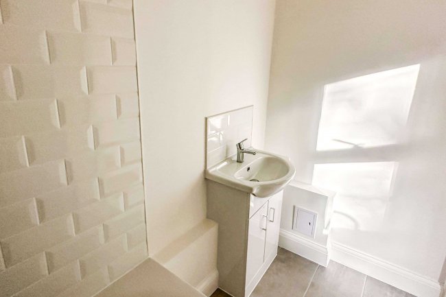 Flat B, 22 Raul Road, Peckham, SE15 5HP 9