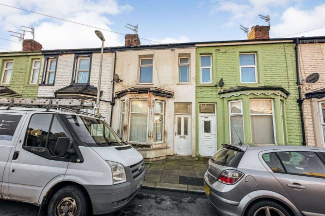 41 Clinton Avenue, Blackpool, FY1 4AE
 9