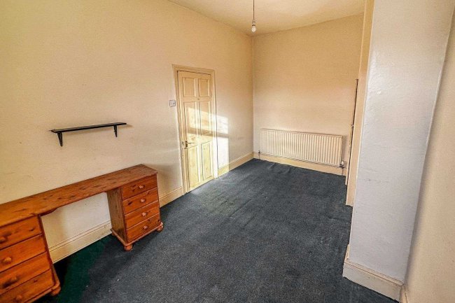 41 Clinton Avenue, Blackpool, FY1 4AE
 9