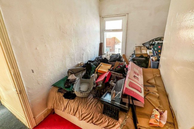 41 Clinton Avenue, Blackpool, FY1 4AE
 9