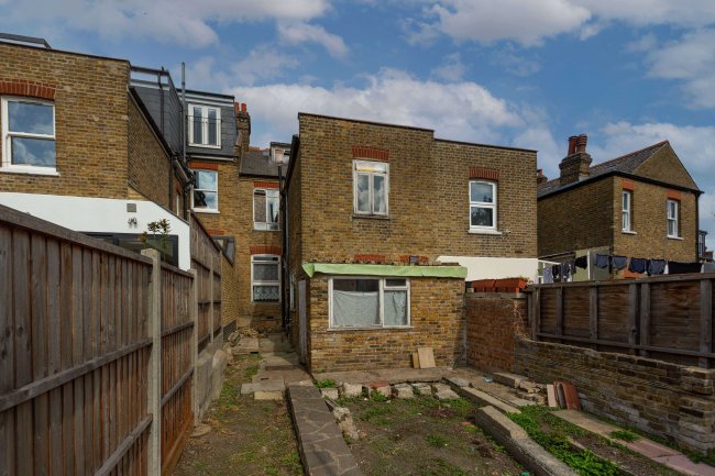 129 Casewick Road, West Norwood, London, SE27 0TA
 6